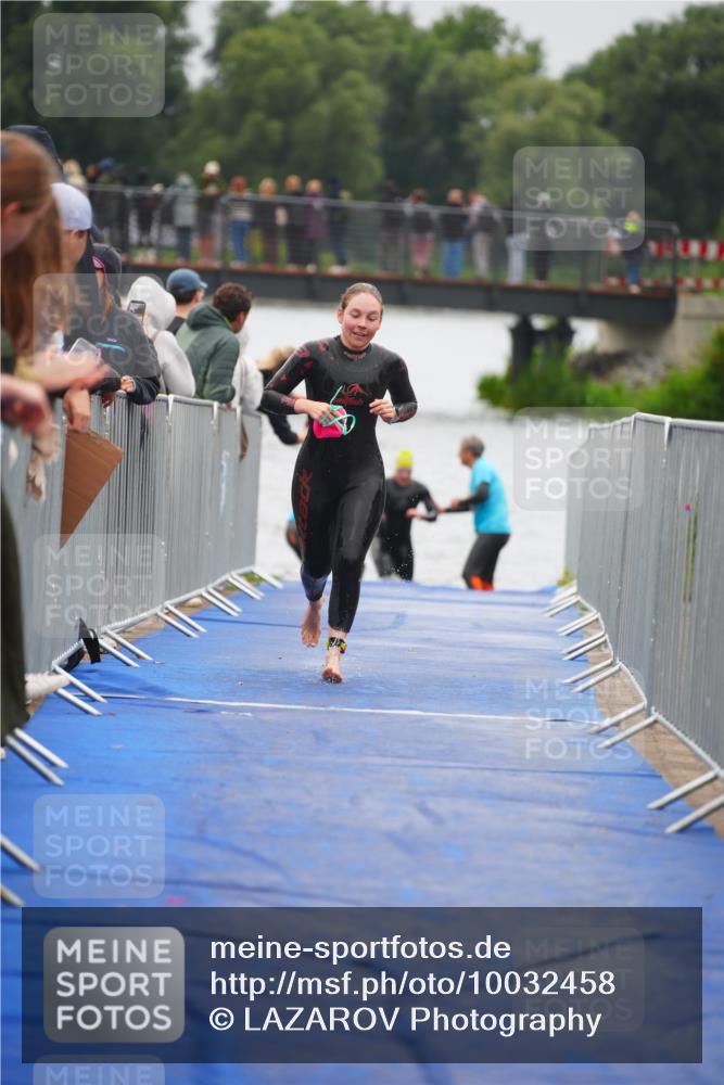 30.08.2026 - Elbe Triathlon Hamburg LAZAROV Photography http://msf.ph/oto/10032458 30.08.2026 08:42:19 Schwimmen 358 meine-sportfotos.de