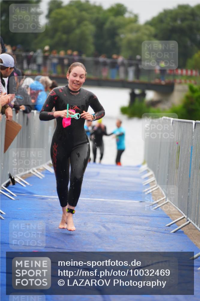30.08.2026 - Elbe Triathlon Hamburg LAZAROV Photography http://msf.ph/oto/10032469 30.08.2026 08:42:21 Schwimmen 358 meine-sportfotos.de