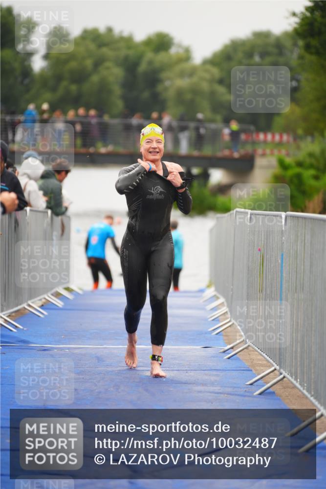 30.08.2026 - Elbe Triathlon Hamburg LAZAROV Photography http://msf.ph/oto/10032487 30.08.2026 08:42:33 Schwimmen 358, 385 meine-sportfotos.de