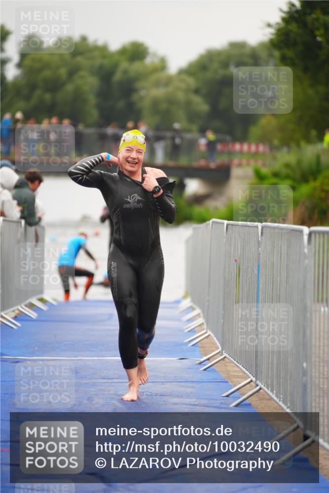 30.08.2026 - Elbe Triathlon Hamburg LAZAROV Photography http://msf.ph/oto/10032490 30.08.2026 08:42:33 Schwimmen 358, 385 meine-sportfotos.de