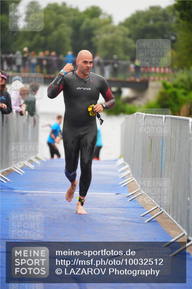 30.08.2026 - Elbe Triathlon Hamburg LAZAROV Photography http://msf.ph/oto/10032512 30.08.2026 08:42:42 Schwimmen 293, 385 meine-sportfotos.de