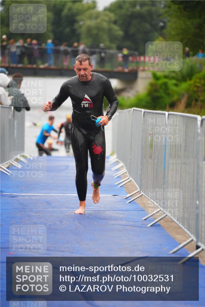 30.08.2026 - Elbe Triathlon Hamburg LAZAROV Photography http://msf.ph/oto/10032531 30.08.2026 08:42:53 Schwimmen 289, 293 meine-sportfotos.de