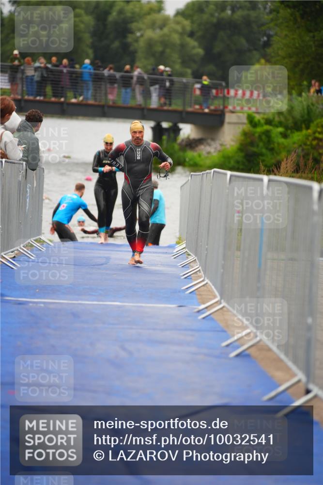 30.08.2026 - Elbe Triathlon Hamburg LAZAROV Photography http://msf.ph/oto/10032541 30.08.2026 08:42:59 Schwimmen 249, 289 meine-sportfotos.de