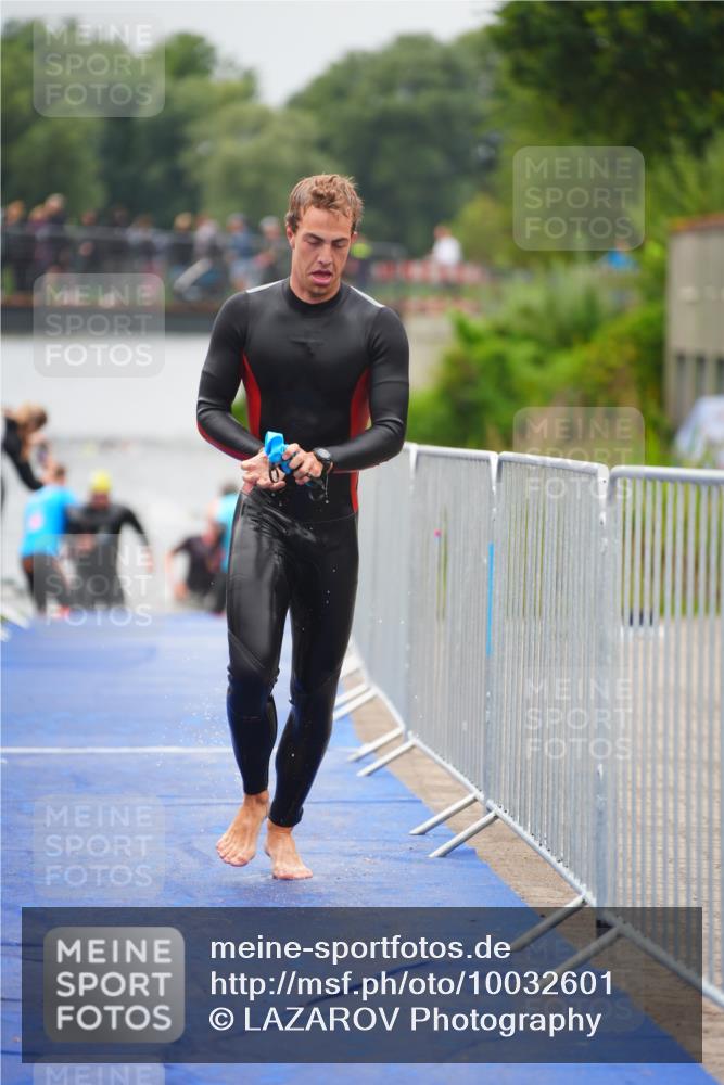 30.08.2026 - Elbe Triathlon Hamburg LAZAROV Photography http://msf.ph/oto/10032601 30.08.2026 08:43:15 Schwimmen 249, 267, 352, 362 meine-sportfotos.de