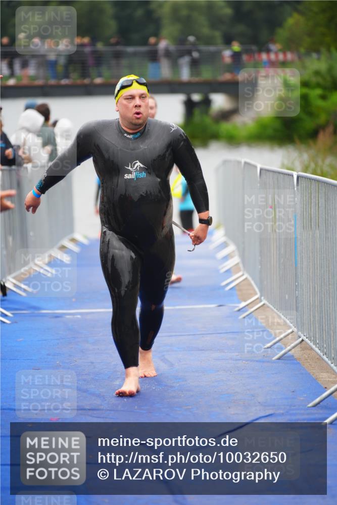 30.08.2026 - Elbe Triathlon Hamburg LAZAROV Photography http://msf.ph/oto/10032650 30.08.2026 08:43:30 Schwimmen 267, 283, 319, 381 meine-sportfotos.de