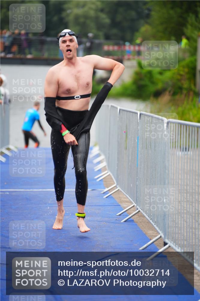 30.08.2026 - Elbe Triathlon Hamburg LAZAROV Photography http://msf.ph/oto/10032714 30.08.2026 08:44:08 Schwimmen 445 meine-sportfotos.de