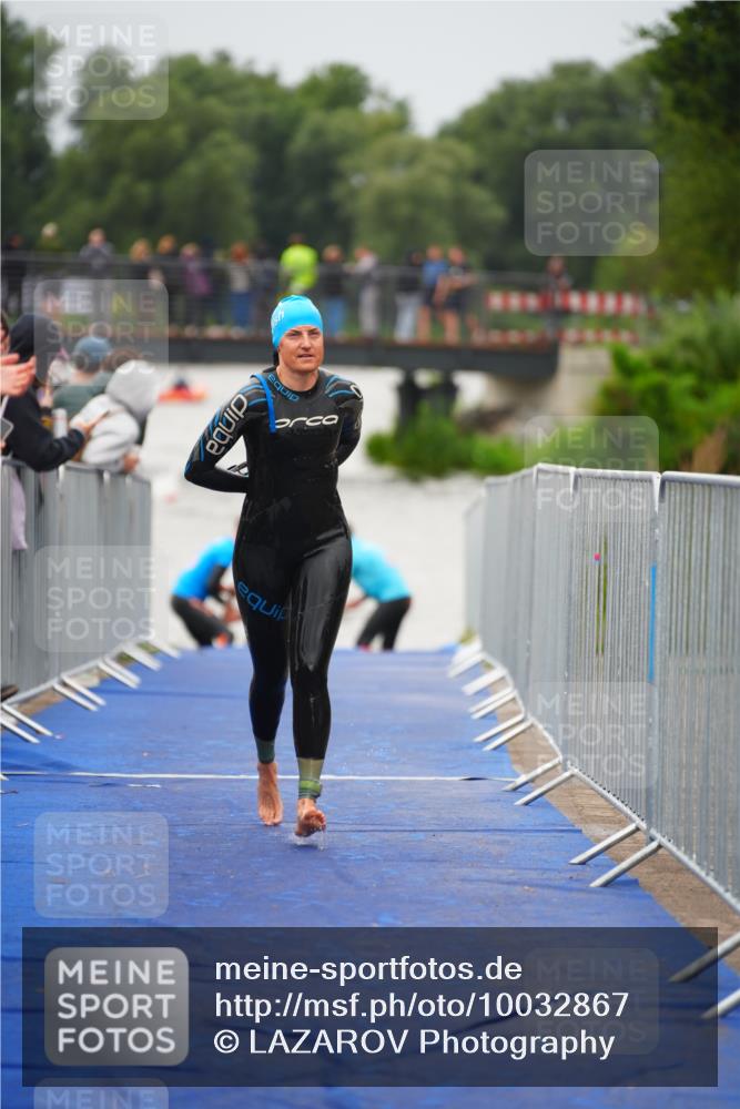30.08.2026 - Elbe Triathlon Hamburg LAZAROV Photography http://msf.ph/oto/10032867 30.08.2026 08:46:48 Schwimmen 392 meine-sportfotos.de