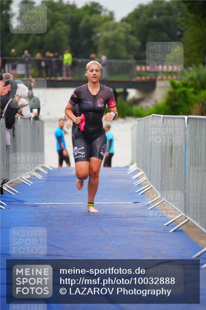 30.08.2026 - Elbe Triathlon Hamburg LAZAROV Photography http://msf.ph/oto/10032888 30.08.2026 08:46:58 Schwimmen 336, 392, 421 meine-sportfotos.de