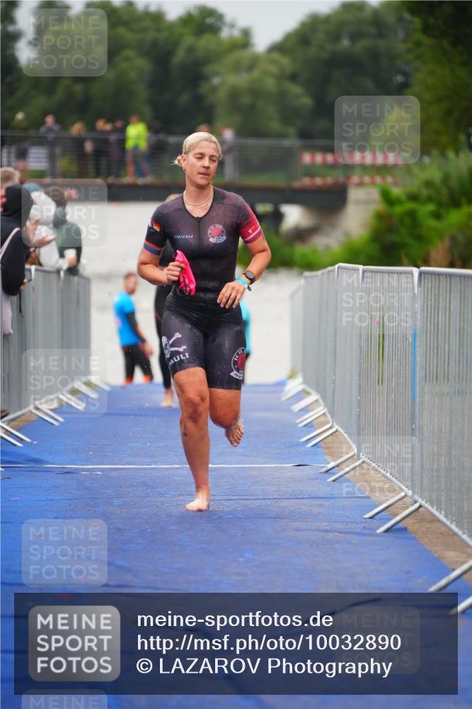 30.08.2026 - Elbe Triathlon Hamburg LAZAROV Photography http://msf.ph/oto/10032890 30.08.2026 08:46:58 Schwimmen 336, 392, 421 meine-sportfotos.de