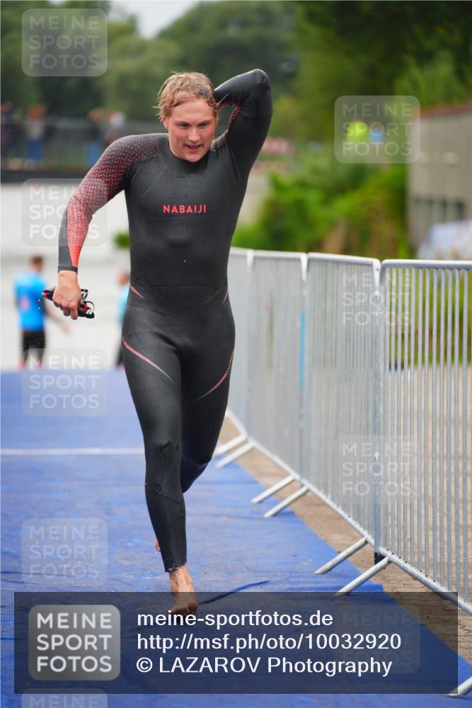 30.08.2026 - Elbe Triathlon Hamburg LAZAROV Photography http://msf.ph/oto/10032920 30.08.2026 08:47:03 Schwimmen 336, 392, 421 meine-sportfotos.de