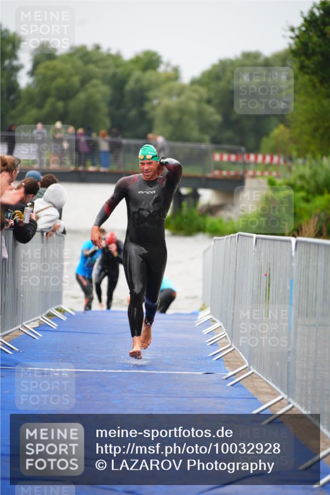 30.08.2026 - Elbe Triathlon Hamburg LAZAROV Photography http://msf.ph/oto/10032928 30.08.2026 08:47:23 Schwimmen 433 meine-sportfotos.de