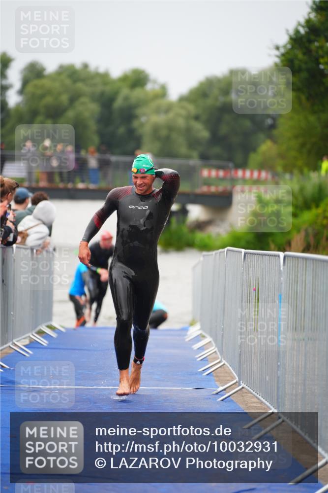 30.08.2026 - Elbe Triathlon Hamburg LAZAROV Photography http://msf.ph/oto/10032931 30.08.2026 08:47:24 Schwimmen 433 meine-sportfotos.de