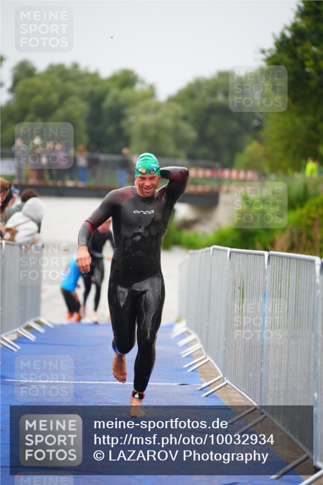 30.08.2026 - Elbe Triathlon Hamburg LAZAROV Photography http://msf.ph/oto/10032934 30.08.2026 08:47:24 Schwimmen 433 meine-sportfotos.de