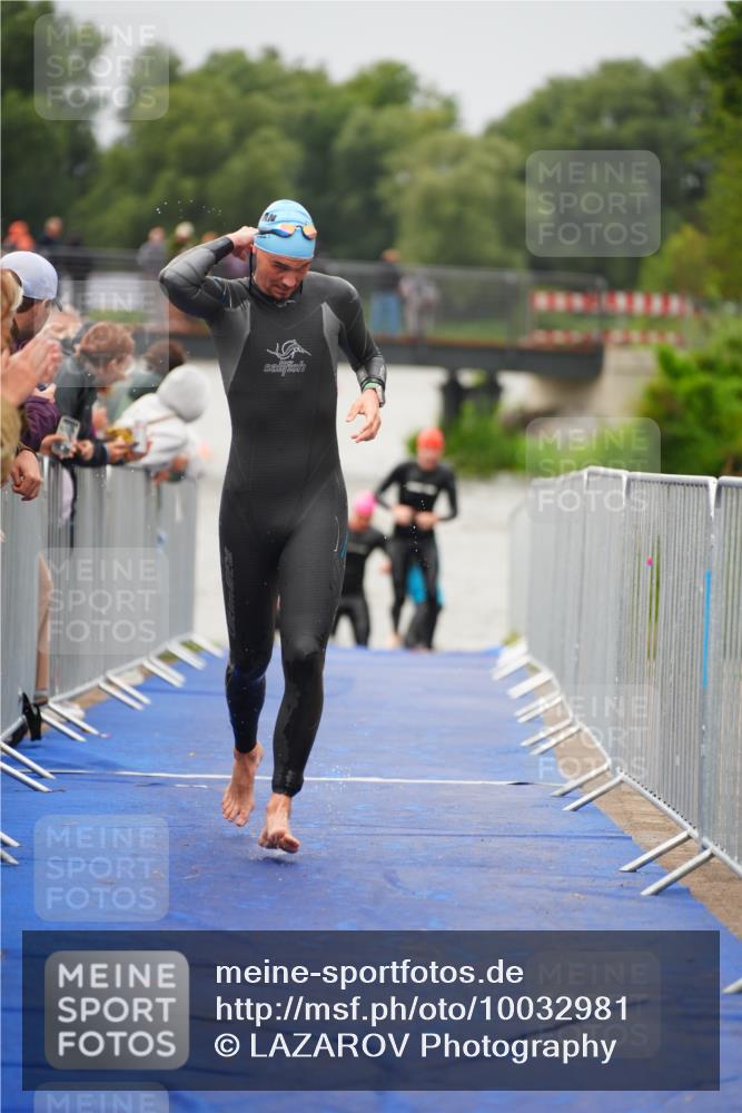 30.08.2026 - Elbe Triathlon Hamburg LAZAROV Photography http://msf.ph/oto/10032981 30.08.2026 08:47:43 Schwimmen 412, 432, 502 meine-sportfotos.de