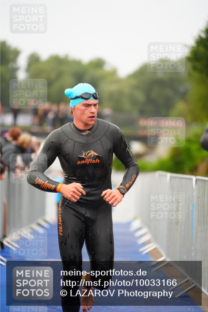 30.08.2026 - Elbe Triathlon Hamburg LAZAROV Photography http://msf.ph/oto/10033166 30.08.2026 08:49:22 Schwimmen 398, 466 meine-sportfotos.de