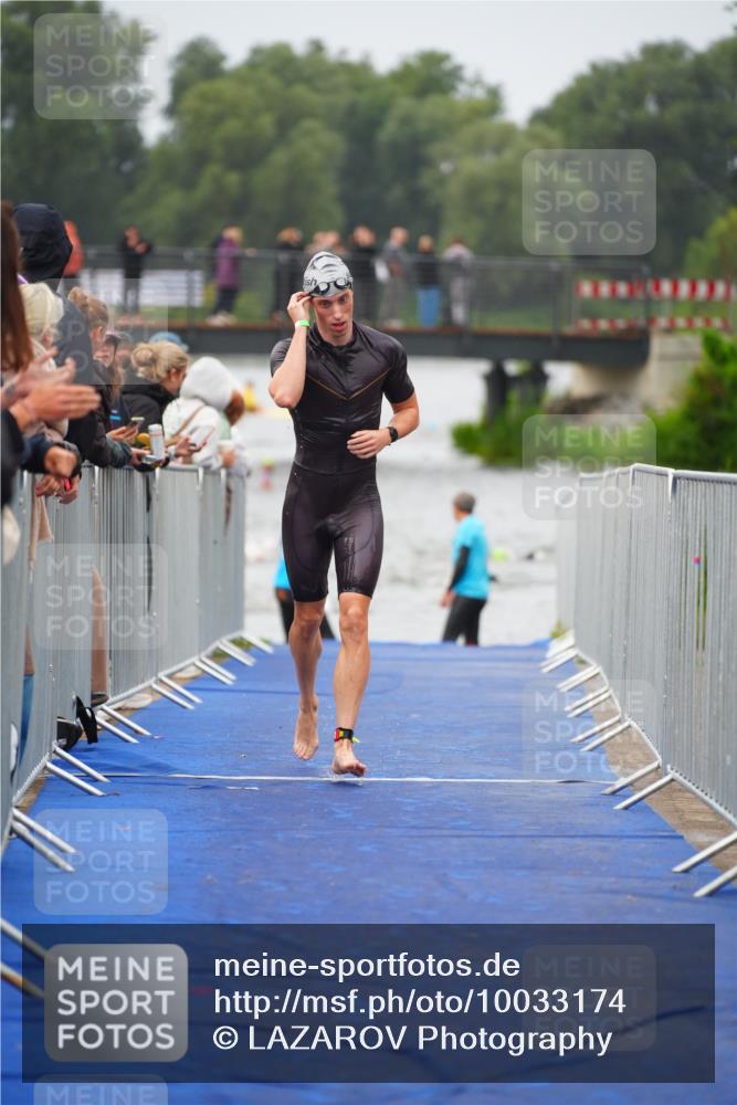 30.08.2026 - Elbe Triathlon Hamburg LAZAROV Photography http://msf.ph/oto/10033174 30.08.2026 08:49:38 Schwimmen 397, 398, 466 meine-sportfotos.de