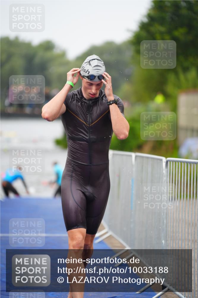 30.08.2026 - Elbe Triathlon Hamburg LAZAROV Photography http://msf.ph/oto/10033188 30.08.2026 08:49:40 Schwimmen 397 meine-sportfotos.de