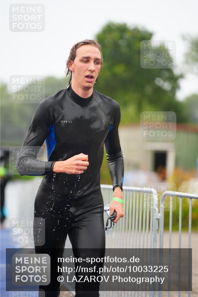 30.08.2026 - Elbe Triathlon Hamburg LAZAROV Photography http://msf.ph/oto/10033225 30.08.2026 08:49:56 Schwimmen 397, 414, 417 meine-sportfotos.de