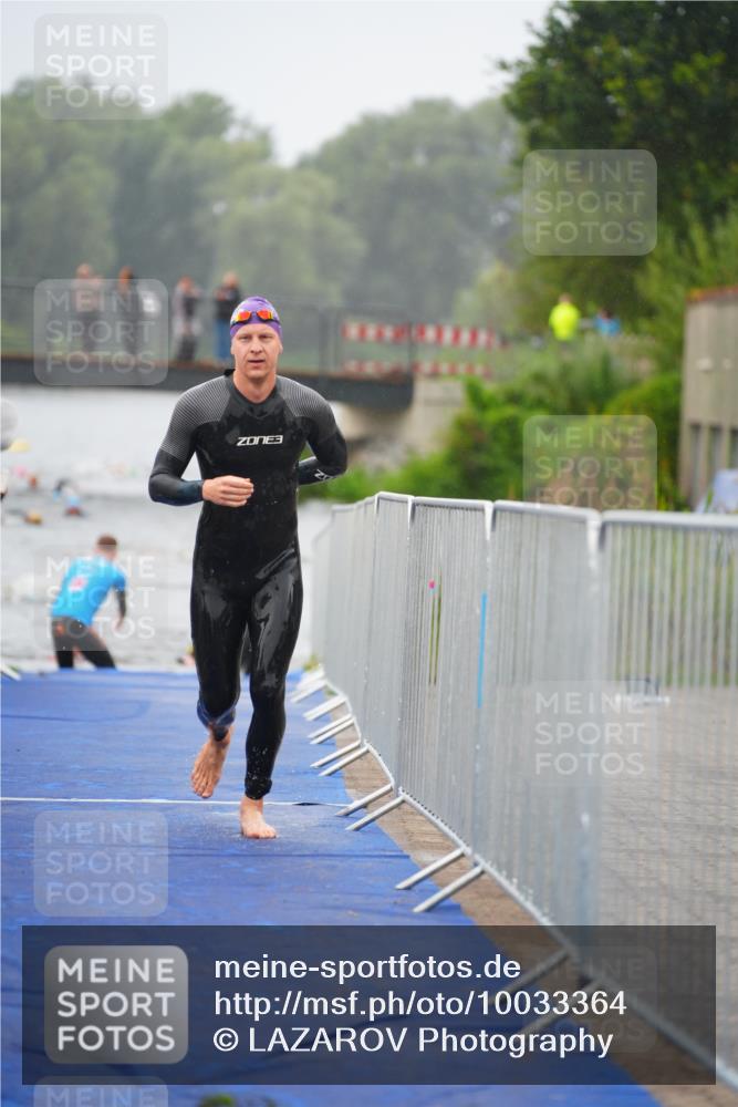 30.08.2026 - Elbe Triathlon Hamburg LAZAROV Photography http://msf.ph/oto/10033364 30.08.2026 08:50:26 Schwimmen 444, 446, 480 meine-sportfotos.de