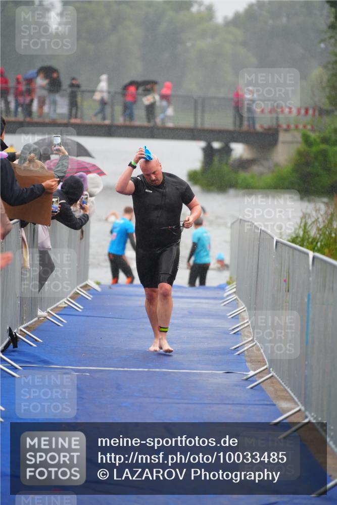 30.08.2026 - Elbe Triathlon Hamburg LAZAROV Photography http://msf.ph/oto/10033485 30.08.2026 08:51:19 Schwimmen 457, 484, 689 meine-sportfotos.de
