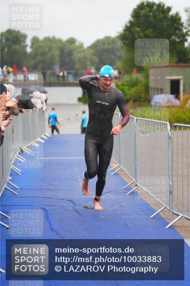 30.08.2026 - Elbe Triathlon Hamburg LAZAROV Photography http://msf.ph/oto/10033883 30.08.2026 08:53:54 Schwimmen 460, 501, 595, 1895 meine-sportfotos.de