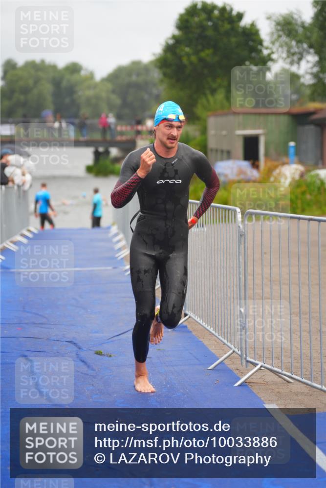 30.08.2026 - Elbe Triathlon Hamburg LAZAROV Photography http://msf.ph/oto/10033886 30.08.2026 08:53:54 Schwimmen 460, 501, 595, 1895 meine-sportfotos.de
