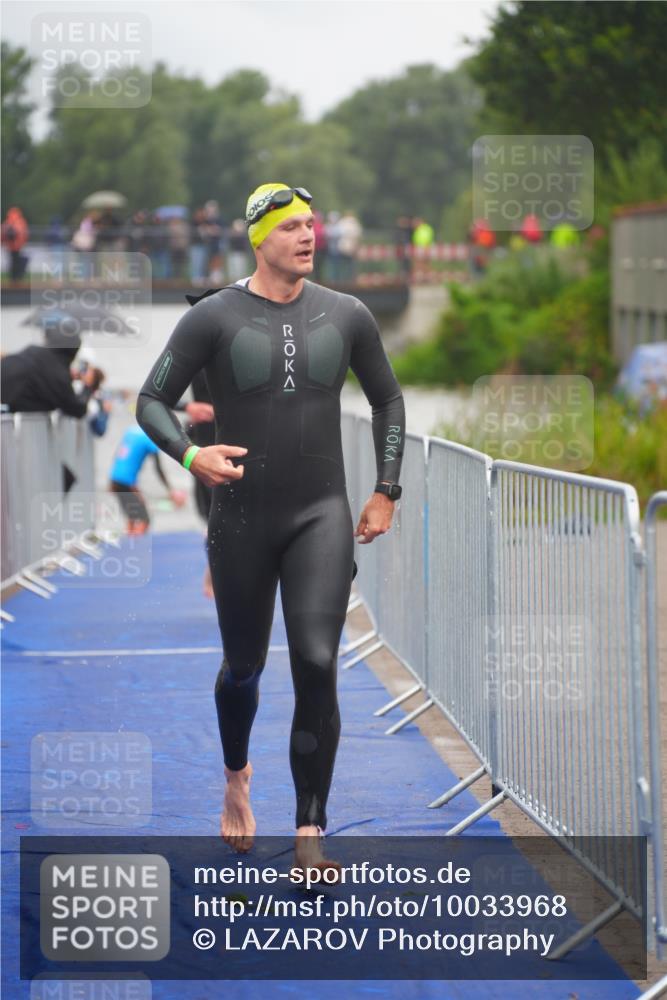 30.08.2026 - Elbe Triathlon Hamburg LAZAROV Photography http://msf.ph/oto/10033968 30.08.2026 08:55:38 Schwimmen 489, 504 meine-sportfotos.de