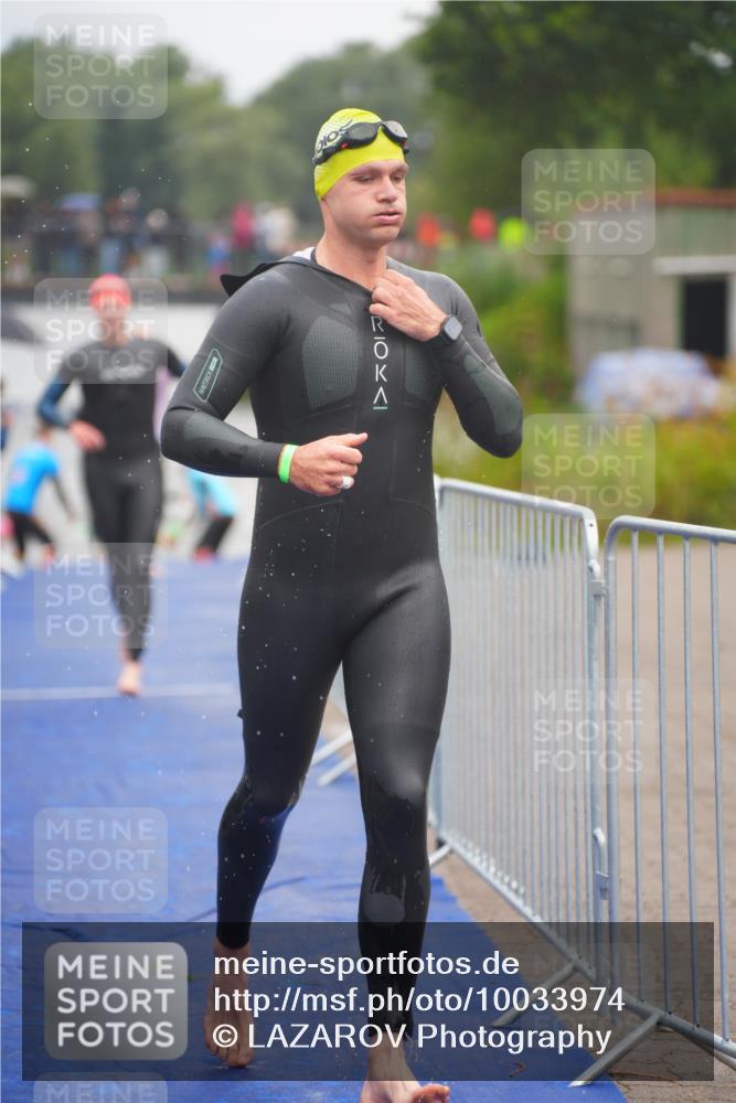 30.08.2026 - Elbe Triathlon Hamburg LAZAROV Photography http://msf.ph/oto/10033974 30.08.2026 08:55:38 Schwimmen 489, 504 meine-sportfotos.de