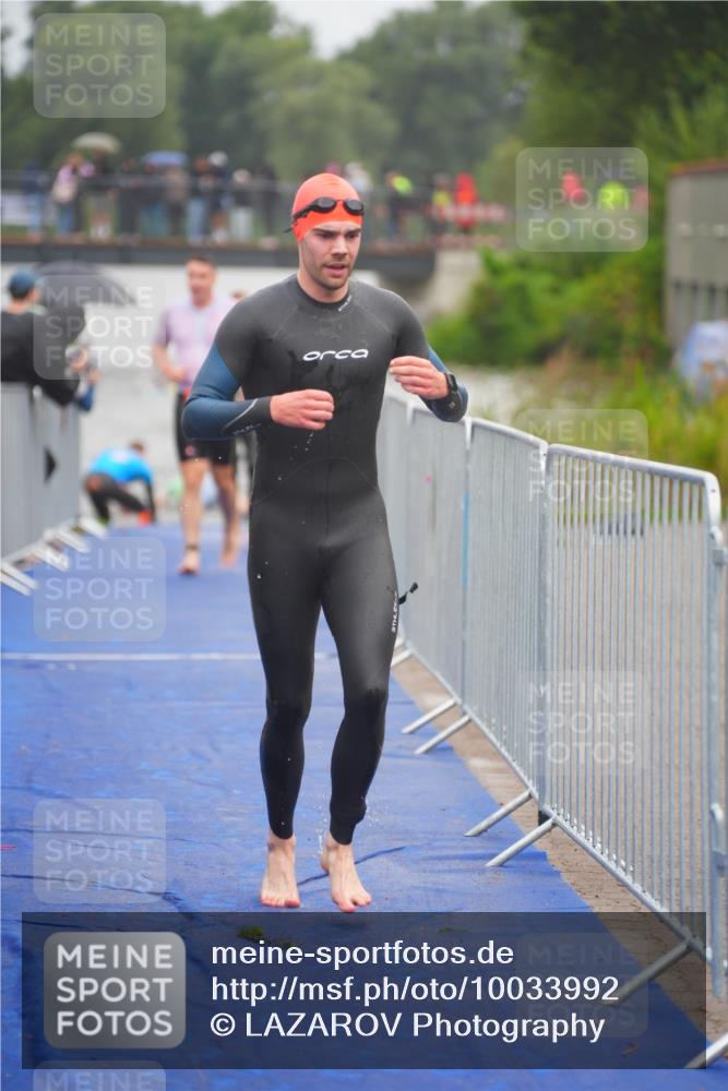 30.08.2026 - Elbe Triathlon Hamburg LAZAROV Photography http://msf.ph/oto/10033992 30.08.2026 08:55:41 Schwimmen 489, 504, 543 meine-sportfotos.de