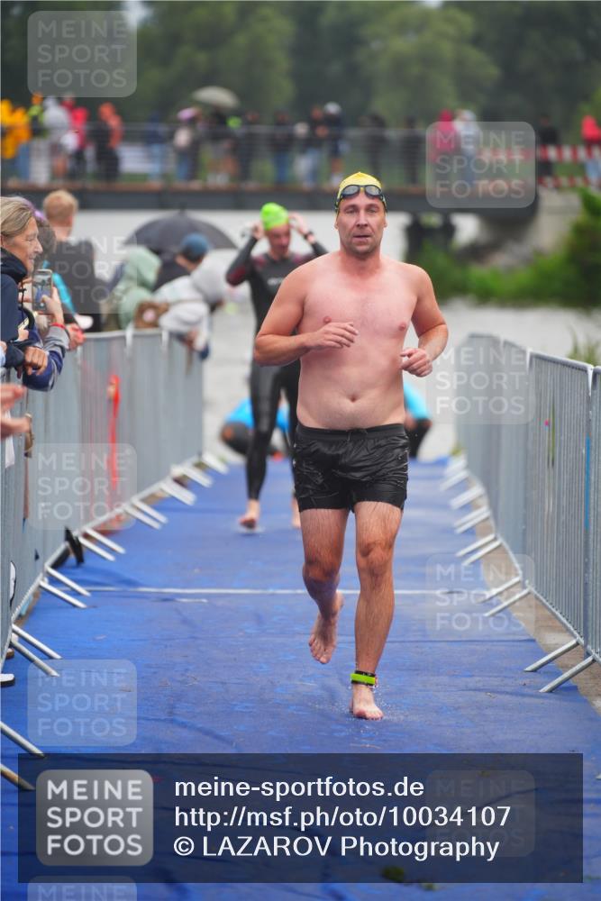 30.08.2026 - Elbe Triathlon Hamburg LAZAROV Photography http://msf.ph/oto/10034107 30.08.2026 08:56:13 Schwimmen 429, 498, 512, 534 meine-sportfotos.de
