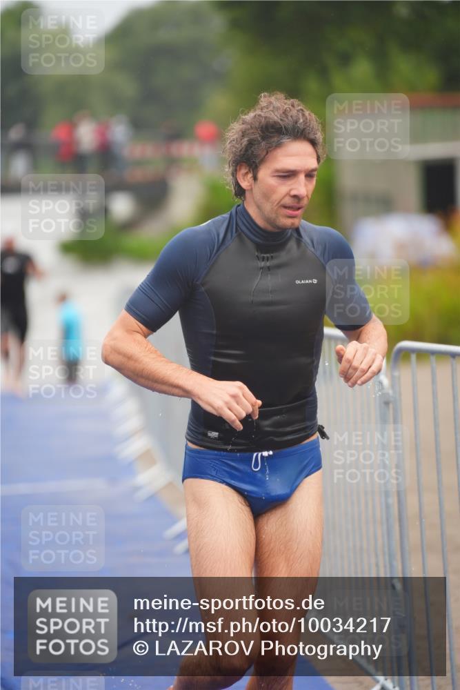 30.08.2026 - Elbe Triathlon Hamburg LAZAROV Photography http://msf.ph/oto/10034217 30.08.2026 08:56:47 Schwimmen 434, 488, 490 meine-sportfotos.de