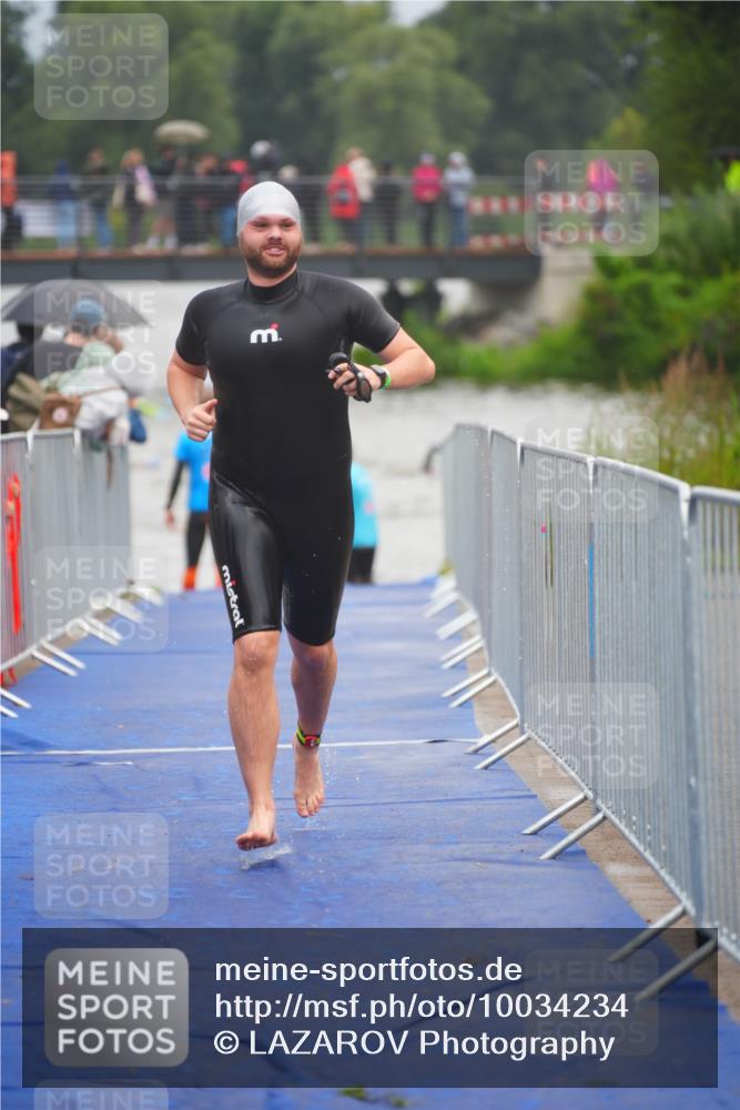 30.08.2026 - Elbe Triathlon Hamburg LAZAROV Photography http://msf.ph/oto/10034234 30.08.2026 08:56:52 Schwimmen 400, 434, 488, 490 meine-sportfotos.de