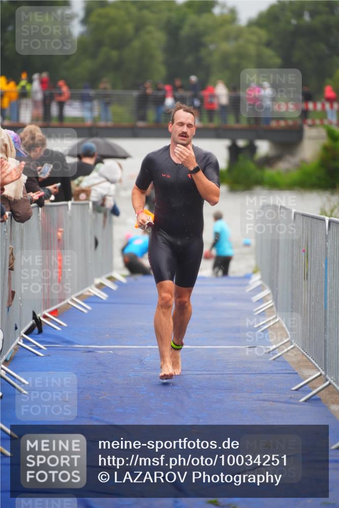 30.08.2026 - Elbe Triathlon Hamburg LAZAROV Photography http://msf.ph/oto/10034251 30.08.2026 08:57:12 Schwimmen 492, 616 meine-sportfotos.de