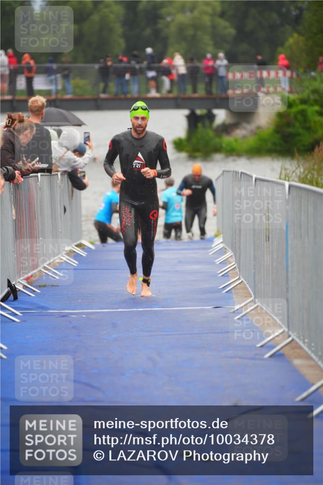 30.08.2026 - Elbe Triathlon Hamburg LAZAROV Photography http://msf.ph/oto/10034378 30.08.2026 08:57:57 Schwimmen 495, 500, 637, 639 meine-sportfotos.de
