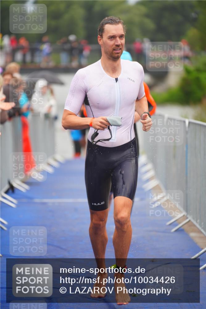 30.08.2026 - Elbe Triathlon Hamburg LAZAROV Photography http://msf.ph/oto/10034426 30.08.2026 08:58:11 Schwimmen 404, 441, 443, 623, 637, 841, 1894 meine-sportfotos.de