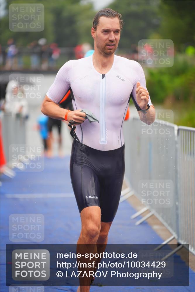 30.08.2026 - Elbe Triathlon Hamburg LAZAROV Photography http://msf.ph/oto/10034429 30.08.2026 08:58:12 Schwimmen 404, 441, 443, 623, 637, 841, 1894 meine-sportfotos.de
