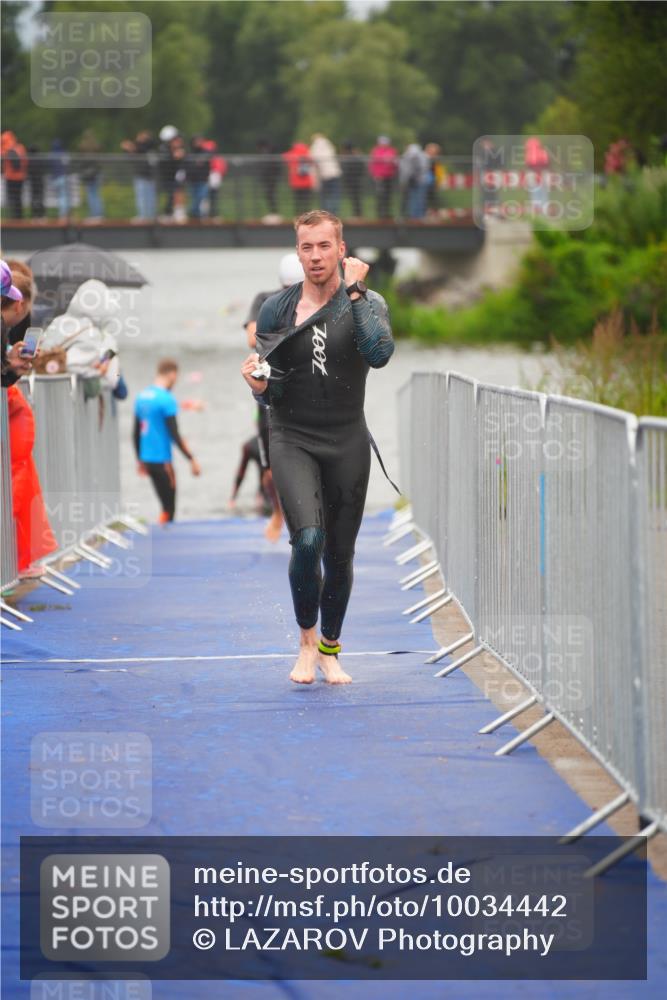 30.08.2026 - Elbe Triathlon Hamburg LAZAROV Photography http://msf.ph/oto/10034442 30.08.2026 08:58:14 Schwimmen 404, 441, 443, 468, 623, 637, 841, 1894 meine-sportfotos.de