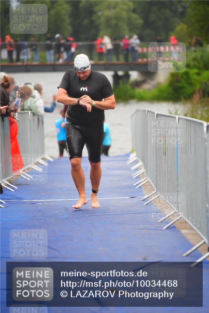30.08.2026 - Elbe Triathlon Hamburg LAZAROV Photography http://msf.ph/oto/10034468 30.08.2026 08:58:19 Schwimmen 404, 441, 443, 468, 623, 841, 1894 meine-sportfotos.de