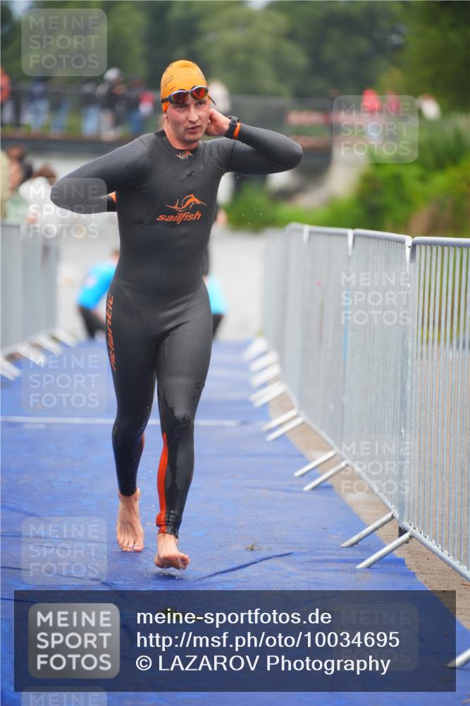 30.08.2026 - Elbe Triathlon Hamburg LAZAROV Photography http://msf.ph/oto/10034695 30.08.2026 08:59:43 Schwimmen 516, 552, 597 meine-sportfotos.de