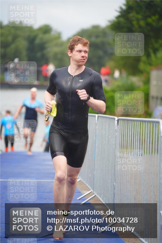 30.08.2026 - Elbe Triathlon Hamburg LAZAROV Photography http://msf.ph/oto/10034728 30.08.2026 08:59:49 Schwimmen 516, 528, 552, 597 meine-sportfotos.de