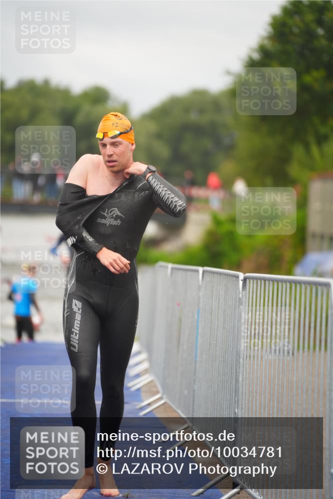 30.08.2026 - Elbe Triathlon Hamburg LAZAROV Photography http://msf.ph/oto/10034781 30.08.2026 09:00:17 Schwimmen 520 meine-sportfotos.de