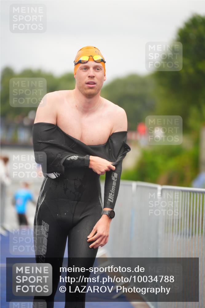 30.08.2026 - Elbe Triathlon Hamburg LAZAROV Photography http://msf.ph/oto/10034788 30.08.2026 09:00:18 Schwimmen 520, 531 meine-sportfotos.de