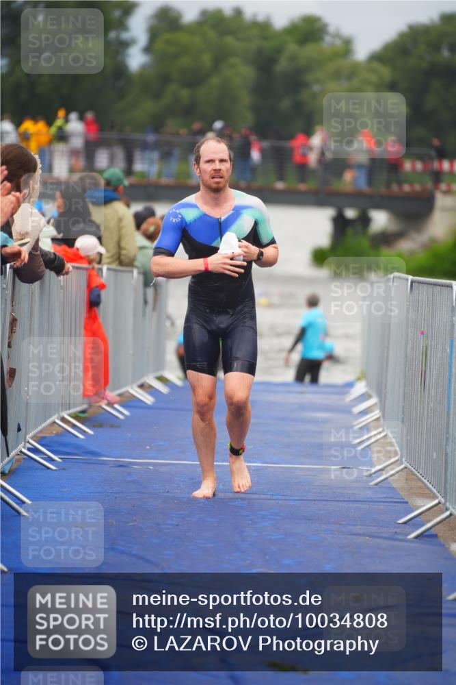 30.08.2026 - Elbe Triathlon Hamburg LAZAROV Photography http://msf.ph/oto/10034808 30.08.2026 09:00:33 Schwimmen 531, 631 meine-sportfotos.de