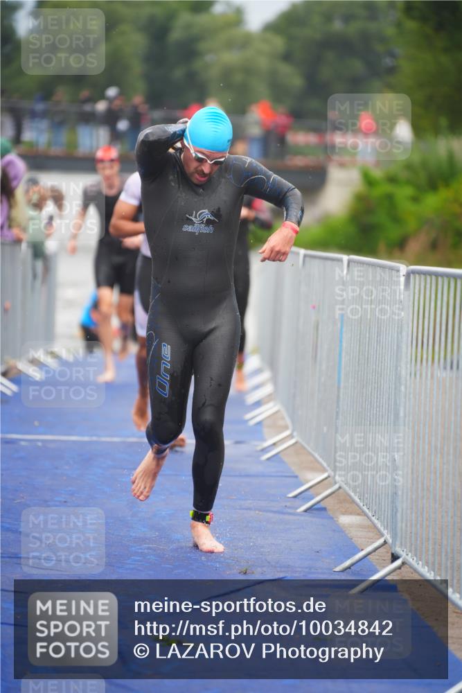 30.08.2026 - Elbe Triathlon Hamburg LAZAROV Photography http://msf.ph/oto/10034842 30.08.2026 09:00:51 Schwimmen 418, 519, 588, 634, 642 meine-sportfotos.de