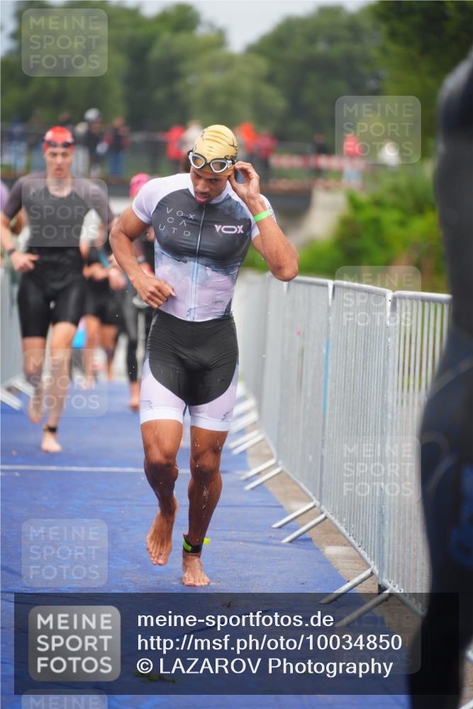 30.08.2026 - Elbe Triathlon Hamburg LAZAROV Photography http://msf.ph/oto/10034850 30.08.2026 09:00:53 Schwimmen 418, 519, 584, 588, 634, 642 meine-sportfotos.de