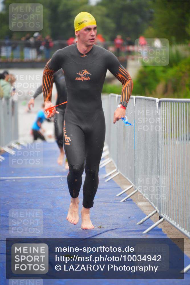 30.08.2026 - Elbe Triathlon Hamburg LAZAROV Photography http://msf.ph/oto/10034942 30.08.2026 09:01:11 Schwimmen 508, 524, 540, 554, 584, 588, 609, 643 meine-sportfotos.de