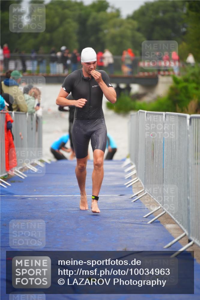 30.08.2026 - Elbe Triathlon Hamburg LAZAROV Photography http://msf.ph/oto/10034963 30.08.2026 09:01:15 Schwimmen 508, 524, 540, 554, 609, 643, 1897 meine-sportfotos.de