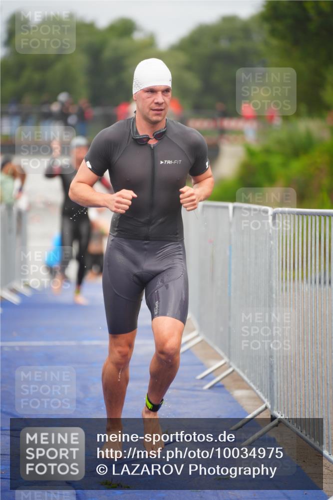 30.08.2026 - Elbe Triathlon Hamburg LAZAROV Photography http://msf.ph/oto/10034975 30.08.2026 09:01:17 Schwimmen 508, 540, 554, 608, 609, 643, 1897 meine-sportfotos.de