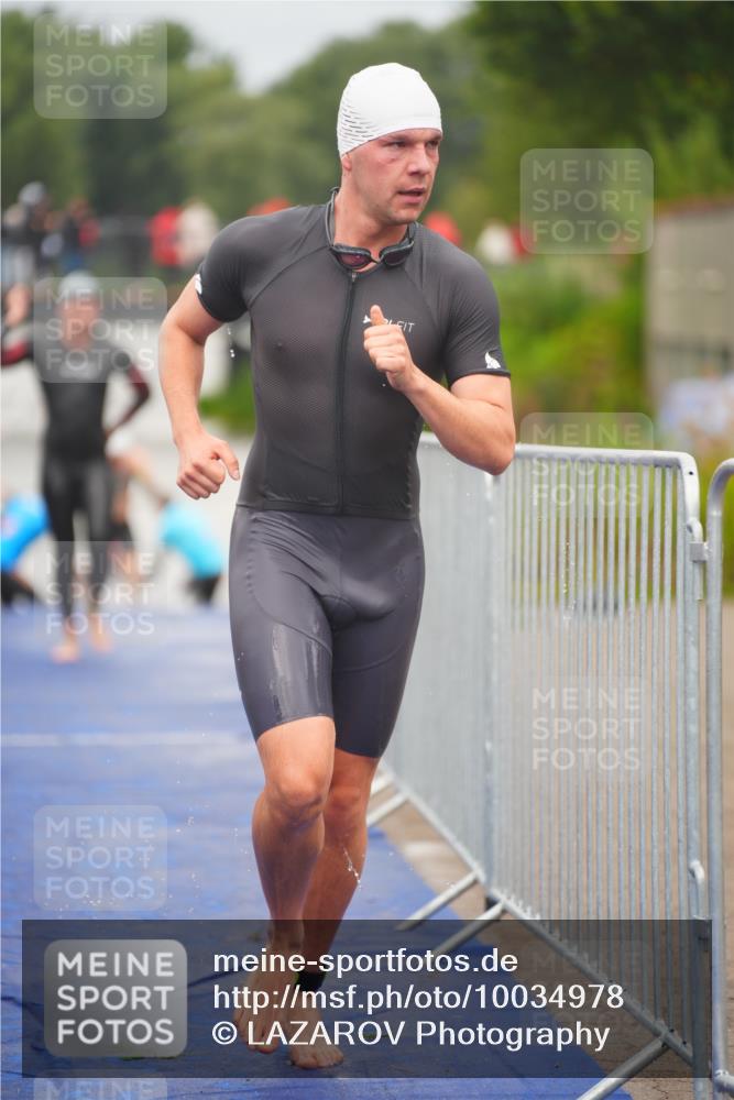 30.08.2026 - Elbe Triathlon Hamburg LAZAROV Photography http://msf.ph/oto/10034978 30.08.2026 09:01:17 Schwimmen 508, 540, 554, 608, 609, 643, 1897 meine-sportfotos.de