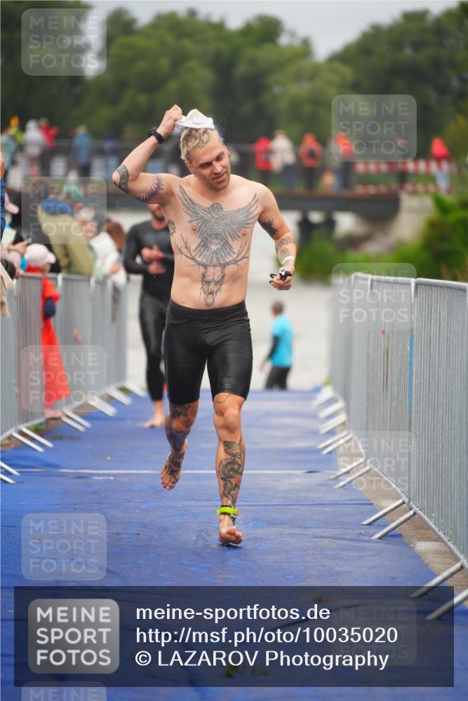 30.08.2026 - Elbe Triathlon Hamburg LAZAROV Photography http://msf.ph/oto/10035020 30.08.2026 09:01:25 Schwimmen 491, 508, 554, 608, 612, 1897 meine-sportfotos.de